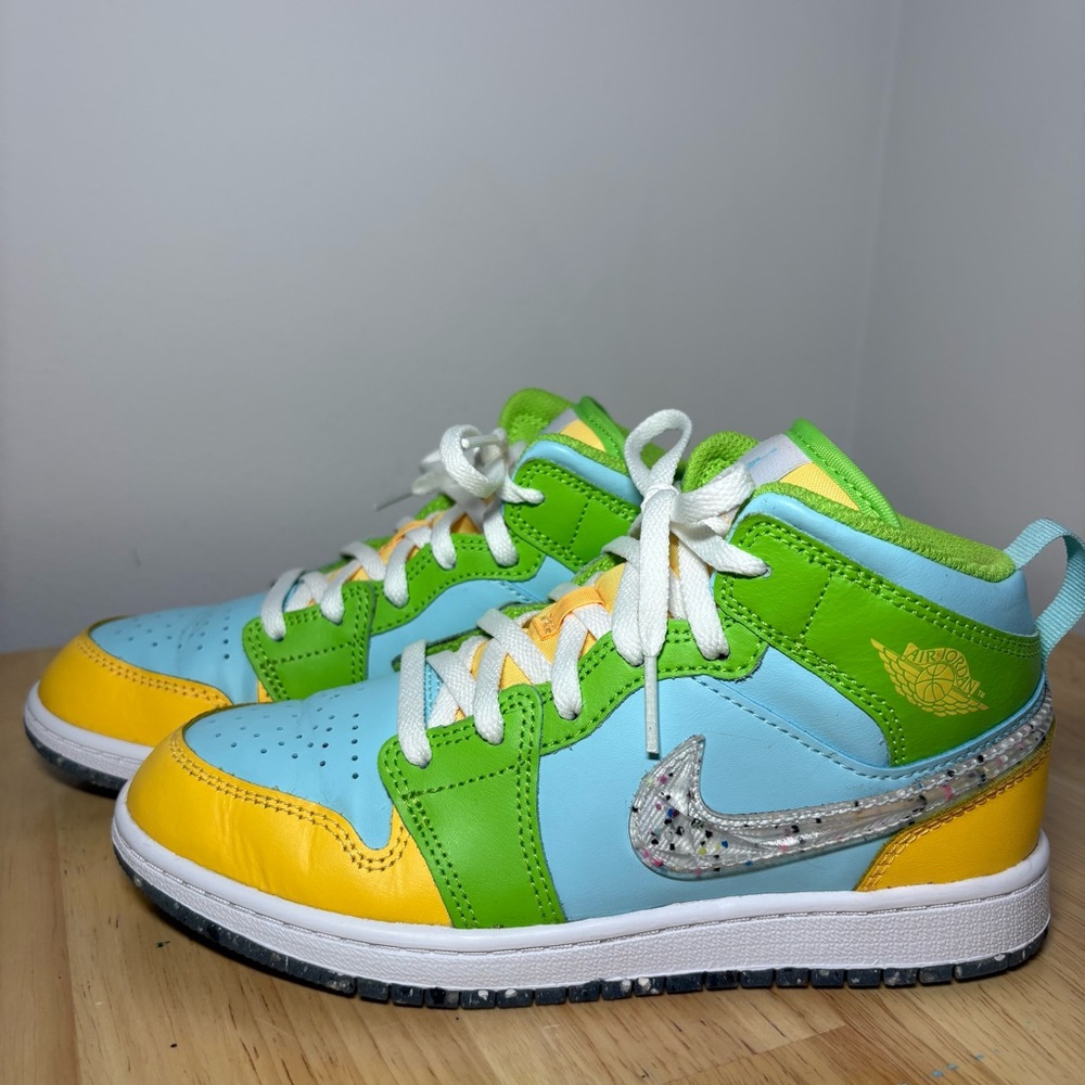 Nike Air Jordan Big Kids Size 2Y Recycled Grind High-Top Sneakers